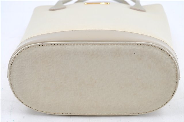 Authentic BURBERRY Vintage Leather Shoulder Bag Ivory H9092