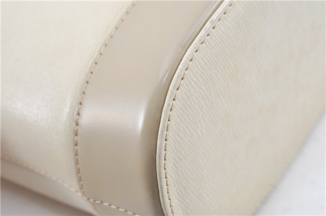 Authentic BURBERRY Vintage Leather Shoulder Bag Ivory H9092