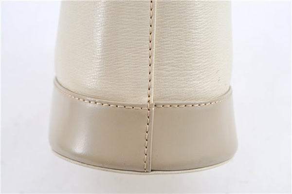 Authentic BURBERRY Vintage Leather Shoulder Bag Ivory H9092