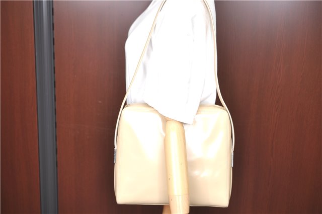 Authentic GUCCI Shoulder Bag Purse Leather Ivory H9221