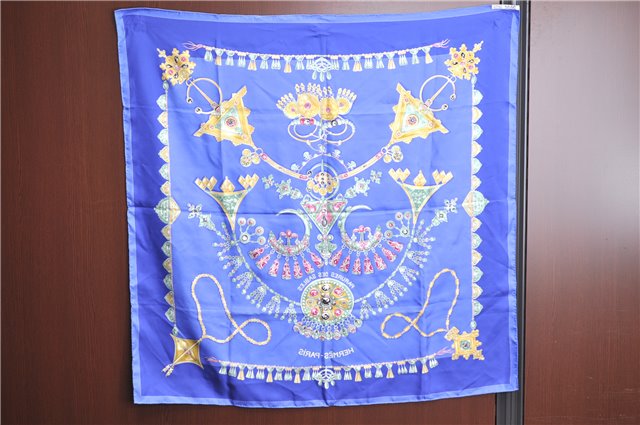 Authentic HERMES Carre 90 Scarf 