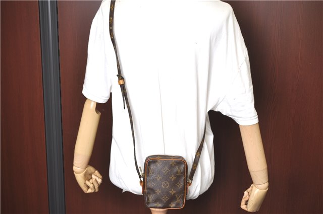 Auth Louis Vuitton Monogram Mini Poche Danube Shoulder Cross Bag M45268 LV H9565