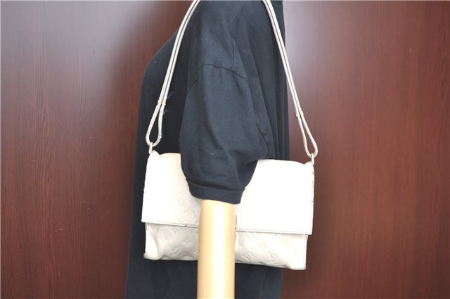 Auth Louis Vuitton Monogram Empreinte Fascinante Shoulder Bag M40807 White H9608