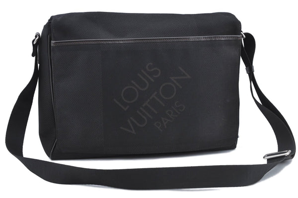 Louis Vuitton Damier Geant Messenger NM Shoulder Cross Bag Black M93225 LV H9642