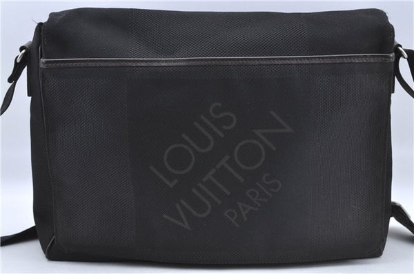 Louis Vuitton Damier Geant Messenger NM Shoulder Cross Bag Black M93225 LV H9642