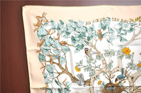 Auth HERMES Carre 90 Scarf "AU COEUR DES BOIS" Silk Light Green Beige Box H9743