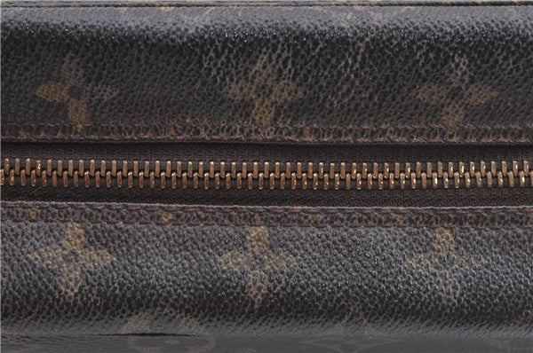 Auth Louis Vuitton Monogram Trousse Toilette 28 Clutch Hand Bag M47522 LV J0079