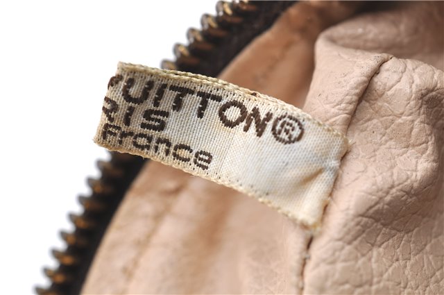 Auth Louis Vuitton Monogram Trousse Toilette 28 Clutch Hand Bag M47522 LV J0079