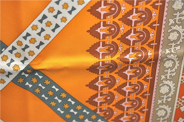 Authentic HERMES Carre 90 Scarf 
