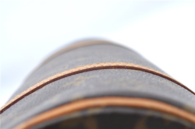 Authentic Louis Vuitton Monogram Papillon 28 Hand Bag LV J0551