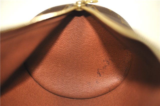 Authentic Louis Vuitton Monogram Papillon 28 Hand Bag LV J0551