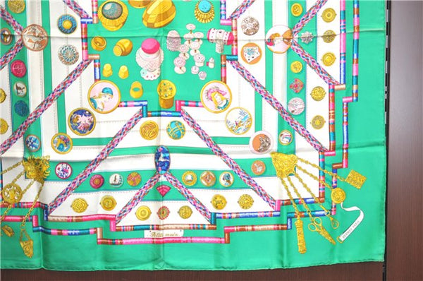 Authentic HERMES Carre 90 Scarf "Petite Main" Silk Green J0636