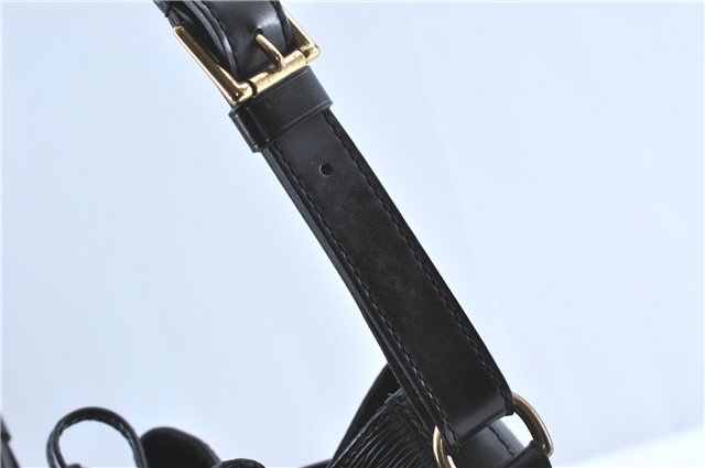Authentic Louis Vuitton Epi Petit Noe Shoulder Bag Black M59012 LV J0644