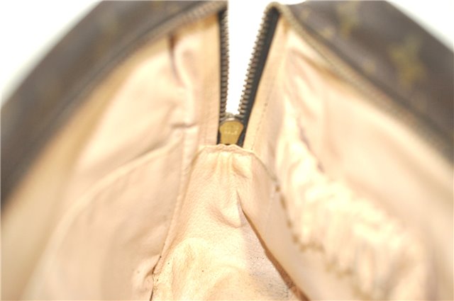 Auth Louis Vuitton Monogram Trousse Toilette 28 Clutch Hand Bag M47522 LV J1010