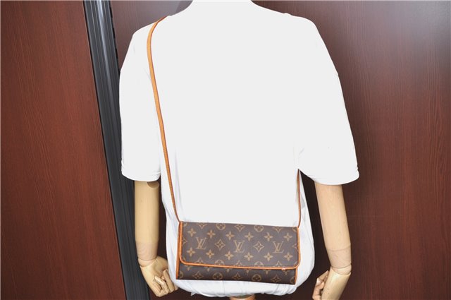 Authentic Louis Vuitton Monogram Pochette Twin GM Shoulder Bag M51852 LV J1297