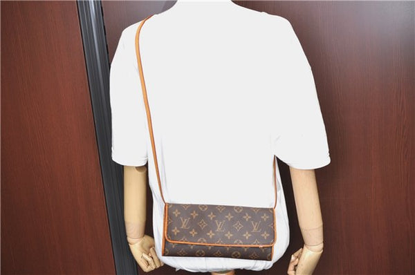 Authentic Louis Vuitton Monogram Pochette Twin GM Shoulder Bag M51852 LV J1297