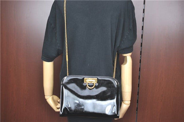 Auth Ferragamo Gancini Enamel Chain Shoulder Cross Body Bag Purse Black J1317