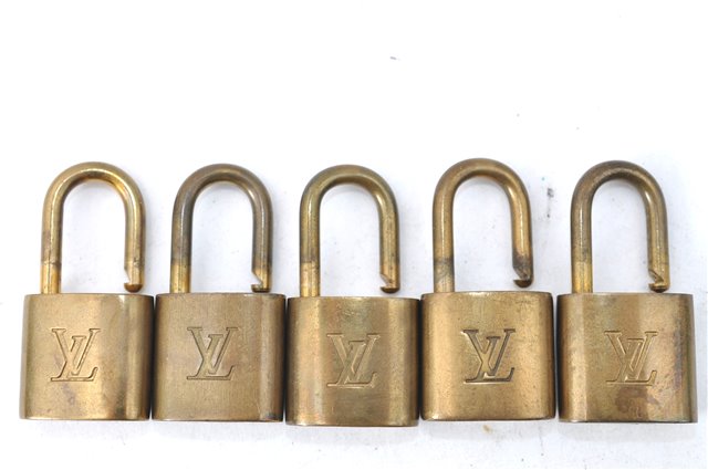 Authentic Louis Vuitton Padlock Gold 10Set LV J1381