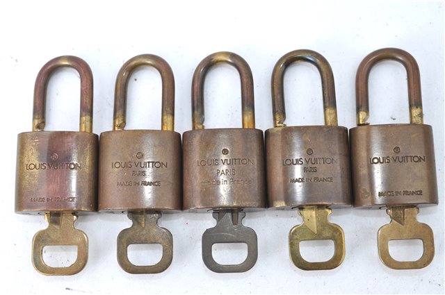 Authentic Louis Vuitton Padlock & Keys 10Set LV J1382