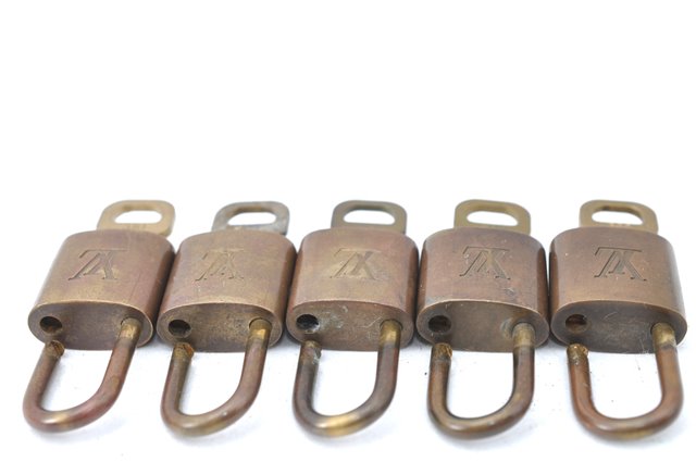 Authentic Louis Vuitton Padlock & Keys 10Set LV J1382