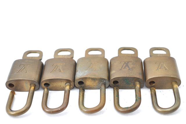 Authentic Louis Vuitton Padlock & Keys 10Set LV J1383