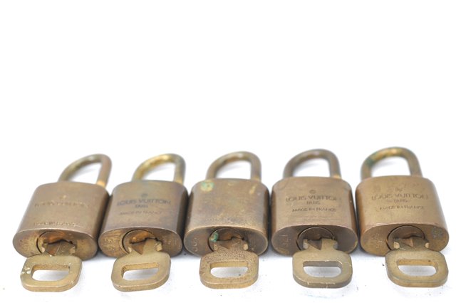 Authentic Louis Vuitton Padlock & Keys 10Set LV J1383