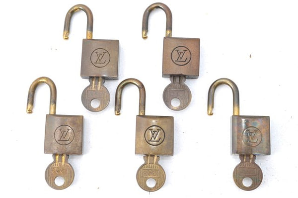 Authentic Louis Vuitton Padlock and Key 10Set Old Model LV J1384