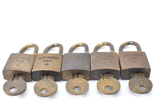 Authentic Louis Vuitton Padlock and Key 10Set Old Model LV J1384