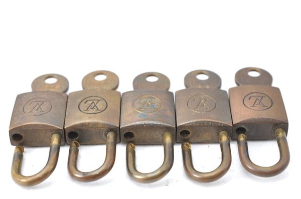 Authentic Louis Vuitton Padlock and Key 10Set Old Model LV J1384