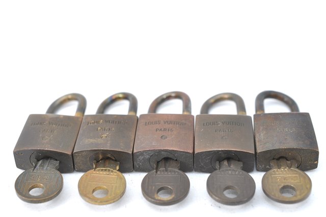 Authentic Louis Vuitton Padlock and Key 10Set Old Model LV J1384