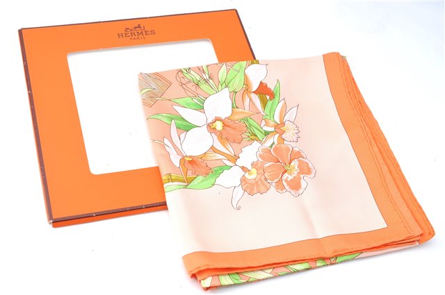 Authentic HERMES Carre 90 Scarf 