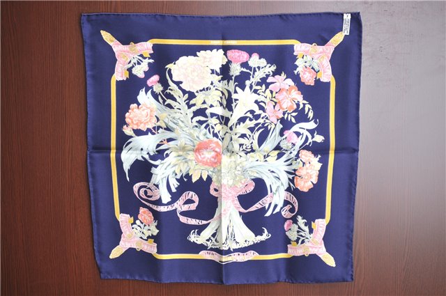 Authentic HERMES Petit Carre 40 Scarf Handkerchief 