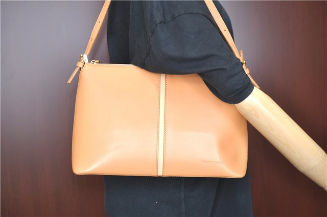 Authentic BURBERRY Vintage Leather Shoulder Hand Bag Purse Beige Orange J3351