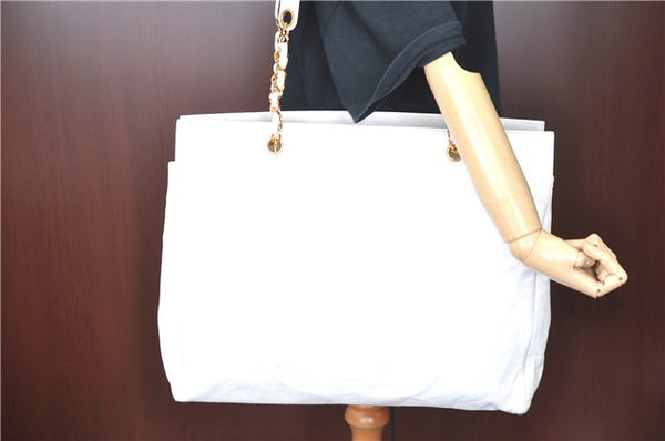 Authentic CHANEL Caviar Skin CC Logo Shoulder Tote Bag White J4455