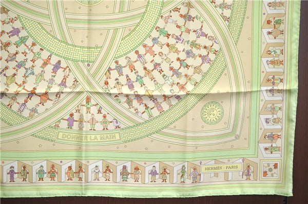 Authentic HERMES Carre 90 Scarf "DONNER LA MAIN" Silk Light Green Box J5446