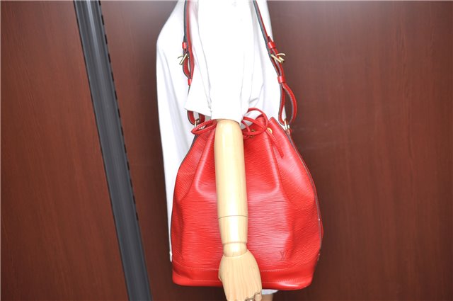 Authentic Louis Vuitton Epi Noe Shoulder Drawstring Bag Red M44007 LV J5508