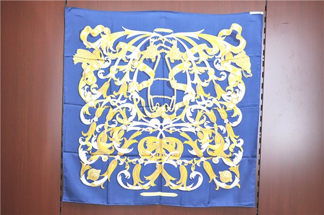 Authentic HERMES Carre 90 Scarf 