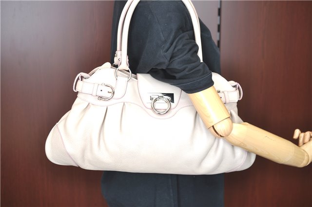 Authentic Ferragamo Gancini Leather Shoulder Hand Bag Ivory Light Pink J5969