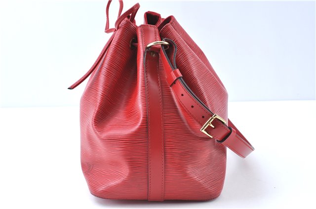 Authentic Louis Vuitton Epi Petit Noe Shoulder Drawstring Bag M44107 Red J6014