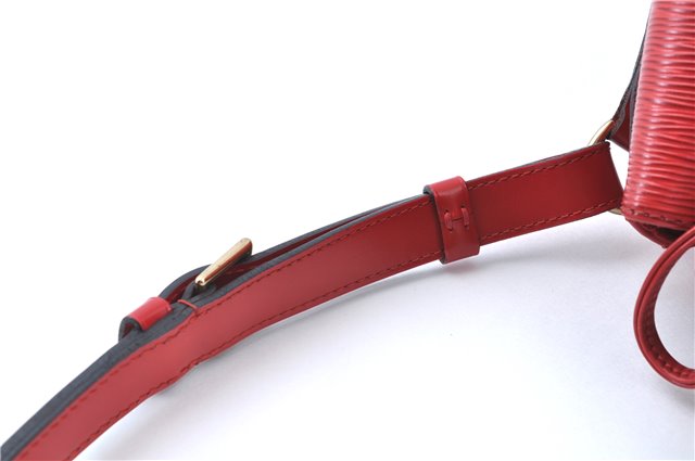 Authentic Louis Vuitton Epi Petit Noe Shoulder Drawstring Bag M44107 Red J6014