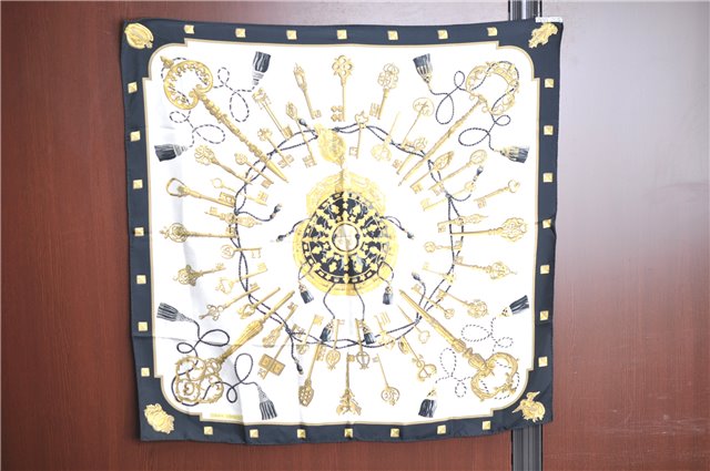 Authentic HERMES Carre 90 Scarf 