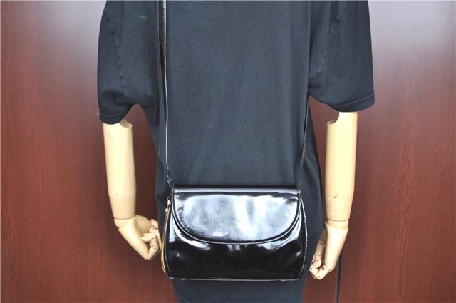 Authentic GUCCI Shoulder Cross Body Bag Purse Enamel Black J6280