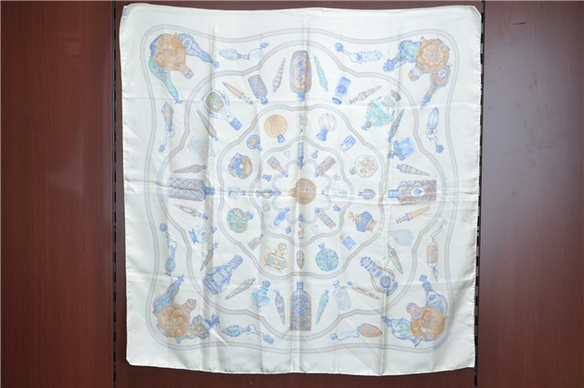 Authentic HERMES Carre 90 Scarf 