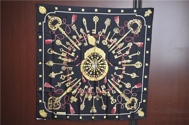 Authentic HERMES Carre 90 Scarf 