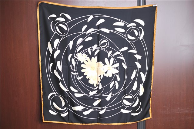 Authentic HERMES Carre 90 Scarf 