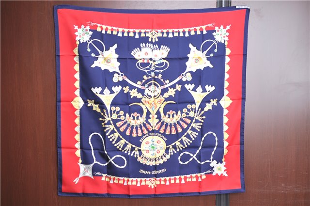 Authentic HERMES Carre 90 Scarf 