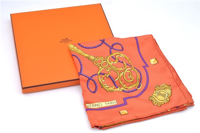 Authentic HERMES Carre 90 Scarf 