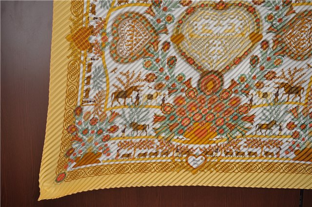 Authentic HERMES Pleats Scarf 