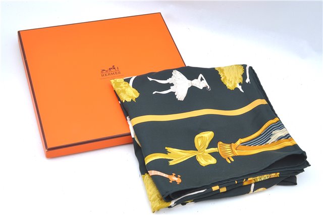 Authentic HERMES Carre 90 Scarf 