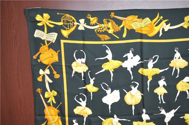 Authentic HERMES Carre 90 Scarf 